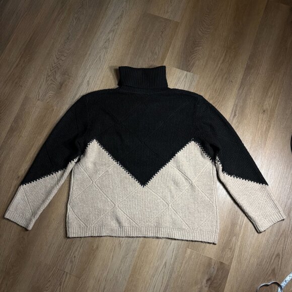 Tuckernuck Black & Tan Diamond Demi Turtleneck sweater size L large Hyacinth - Picture 10 of 10